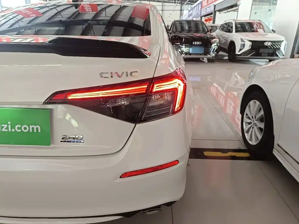 Honda Civic — миниатюра 8
