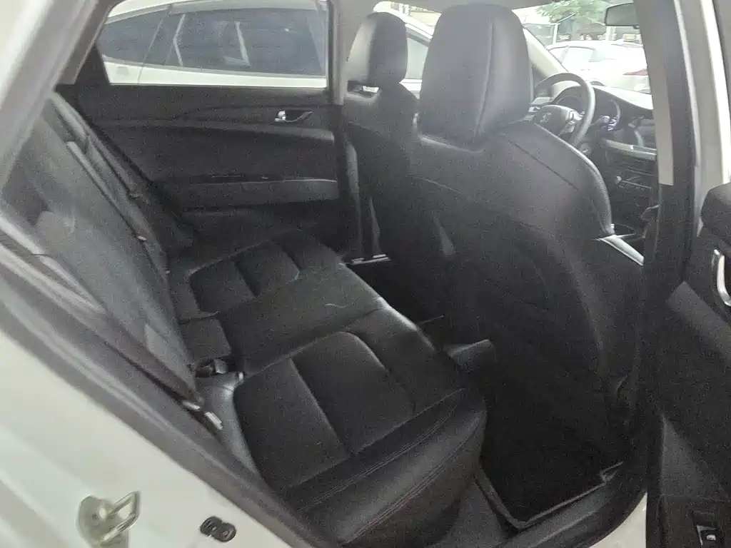 Changan Eado New Energy — миниатюра 16