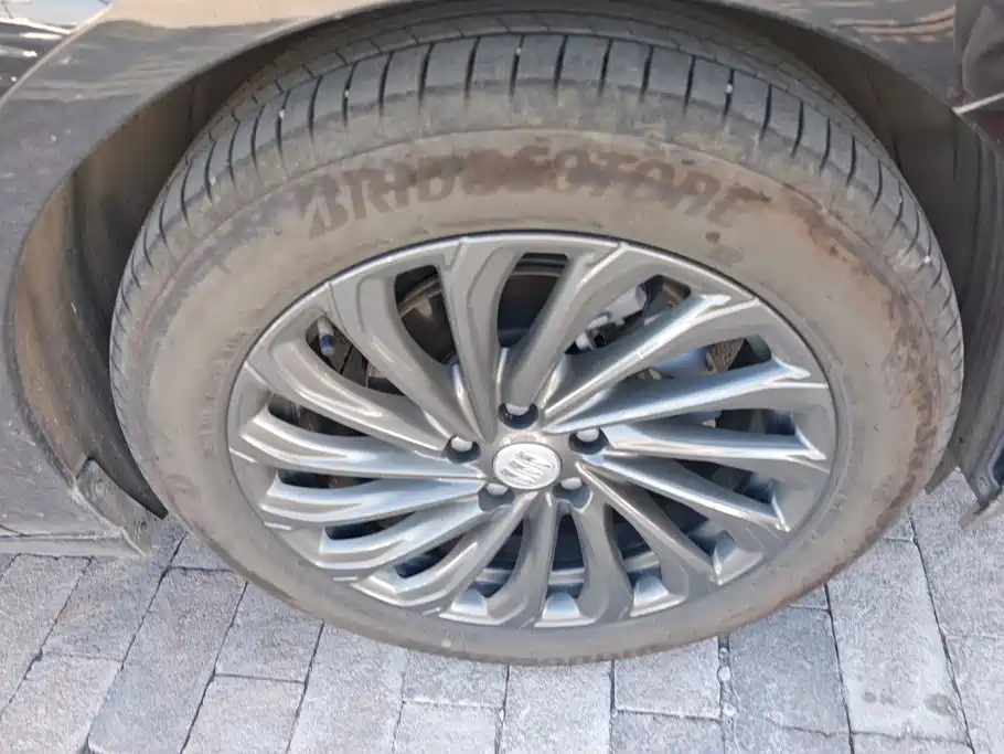 Buick LaCrosse — миниатюра 6