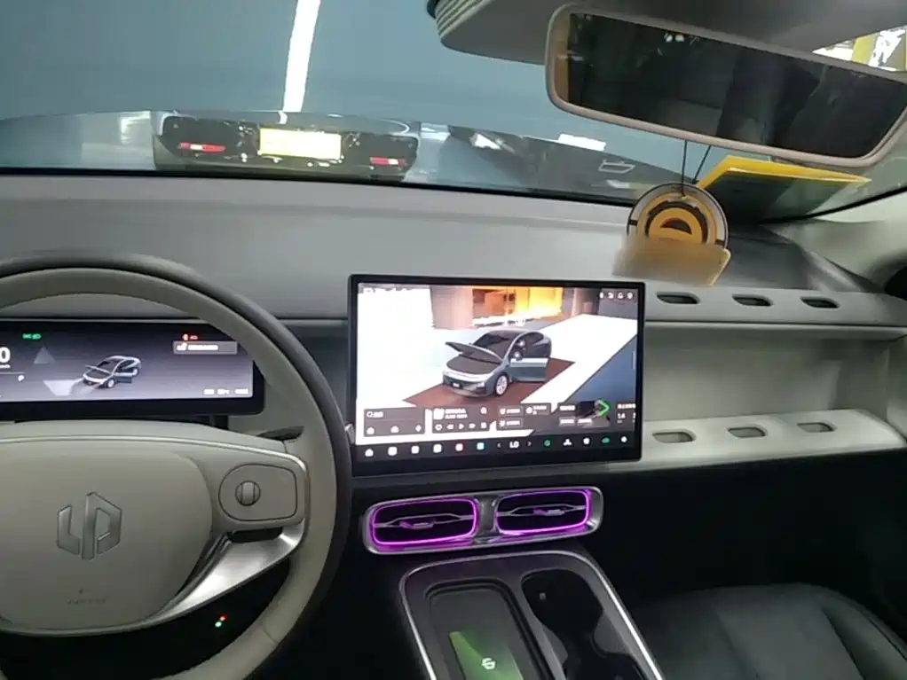 Leapmotor Leapmotor B01 — миниатюра 10