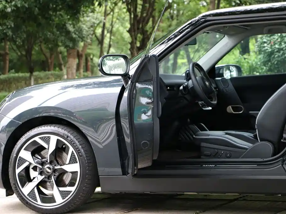 MINI MINI COOPER EV — миниатюра 9