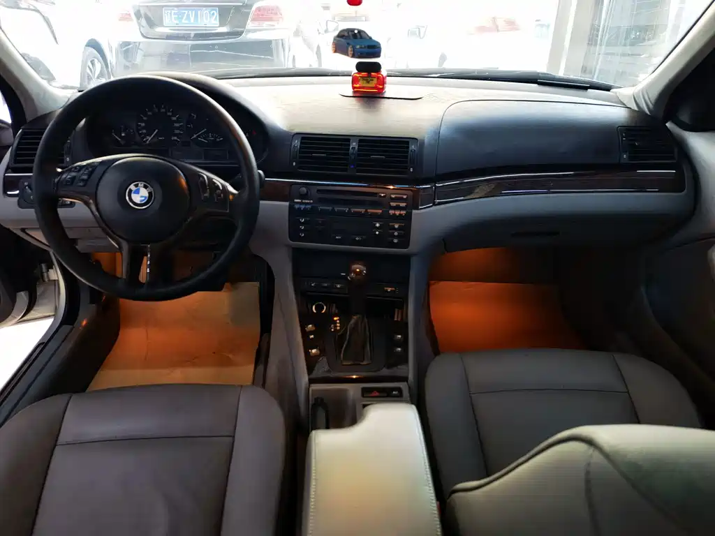 BMW 3 Series — миниатюра 8