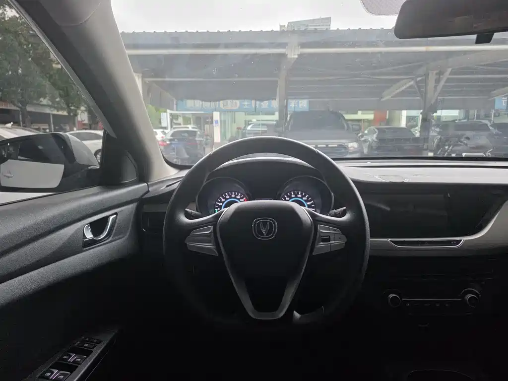 Changan Eado New Energy — миниатюра 11