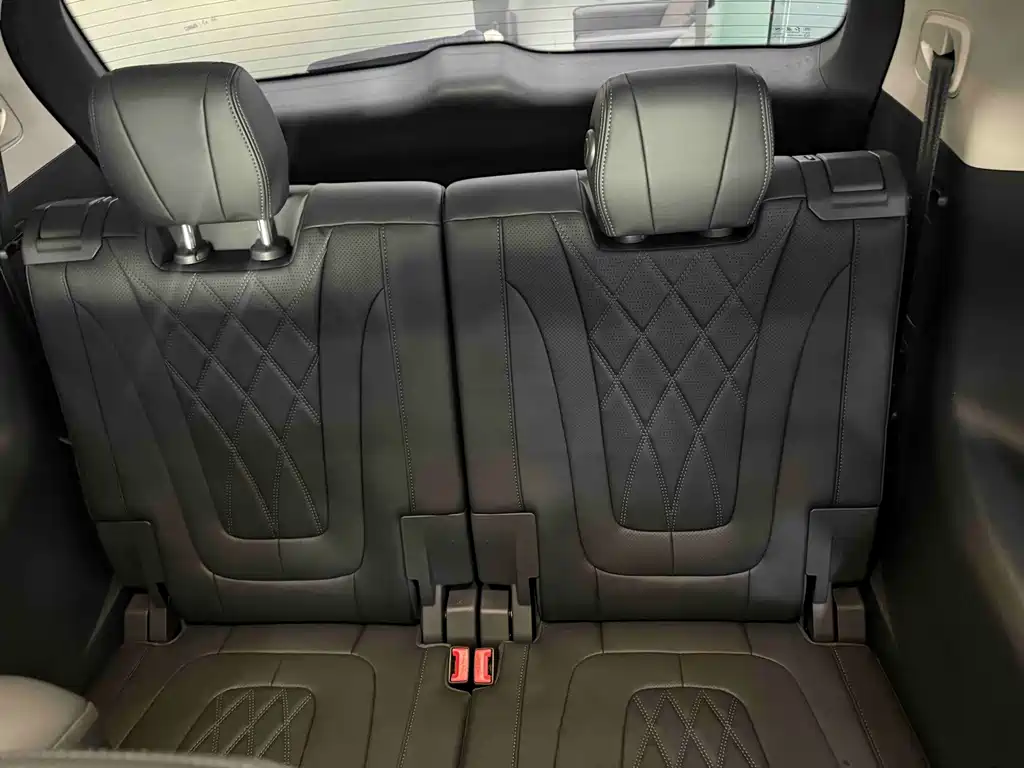 Hongqi Hongqi HS7 PHEV — миниатюра 10