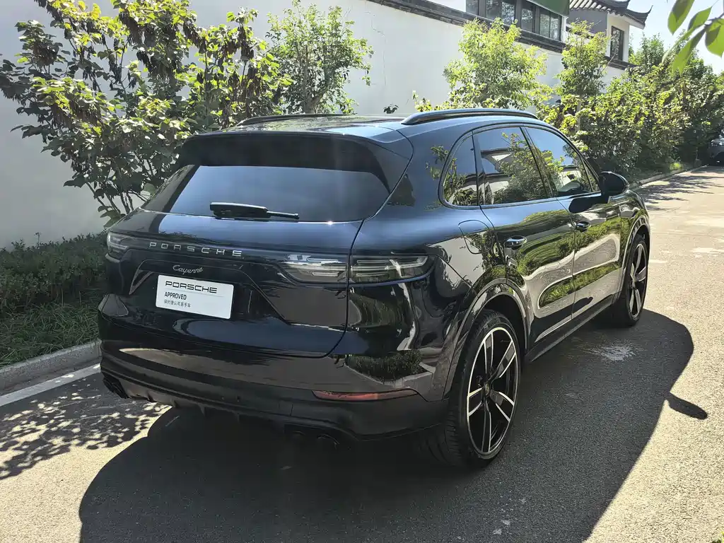 Porsche Cayenne — миниатюра 13
