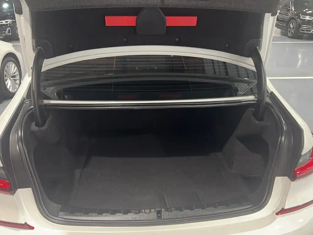 BMW 3 Series — миниатюра 11