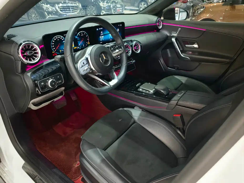 Mercedes-Benz A-Class — миниатюра 8