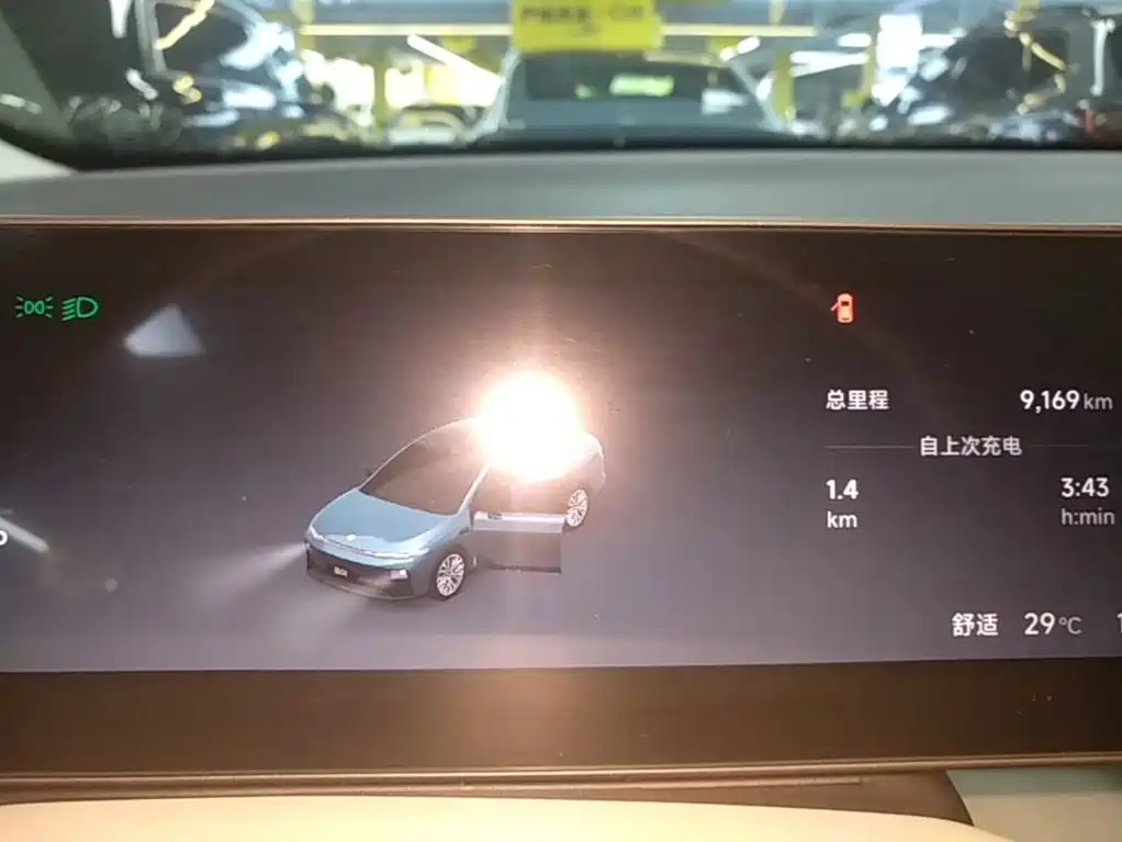 Leapmotor Leapmotor B01 — миниатюра 12