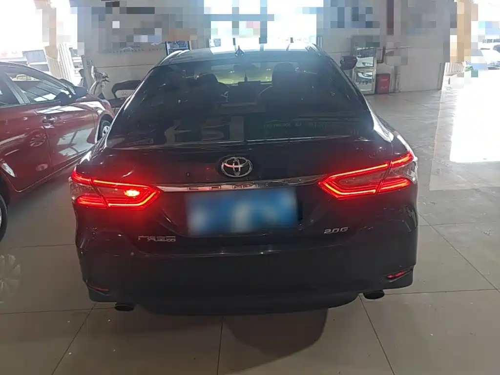Toyota Camry — миниатюра 6
