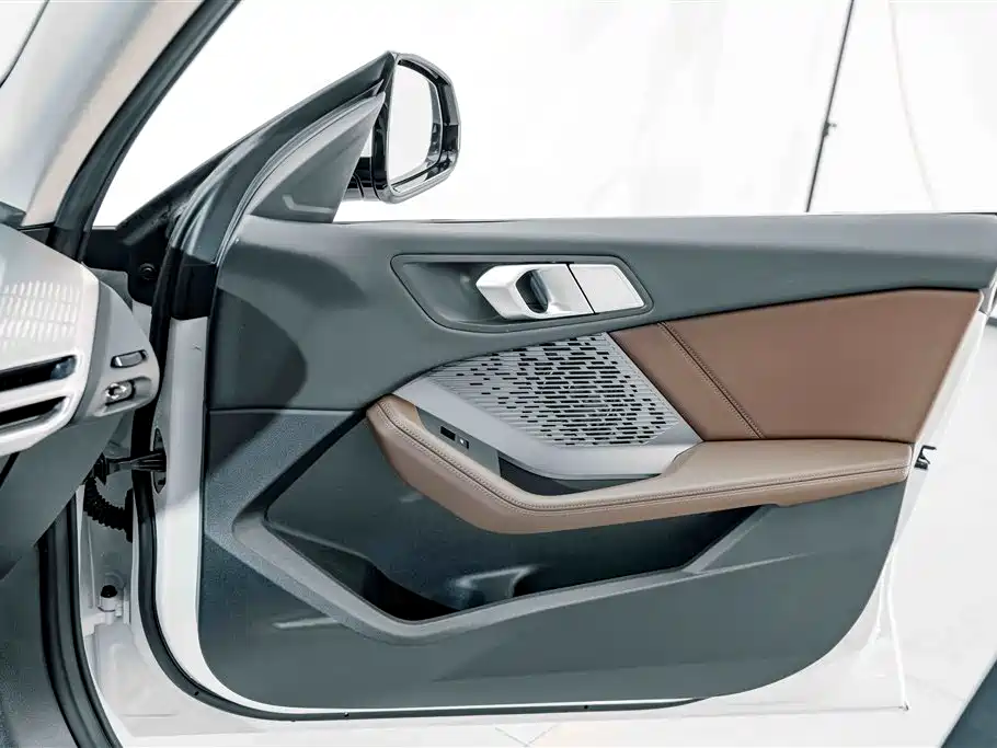 BMW 2 Series — миниатюра 12