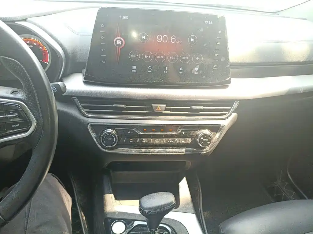 Soueast DX5 — миниатюра 6