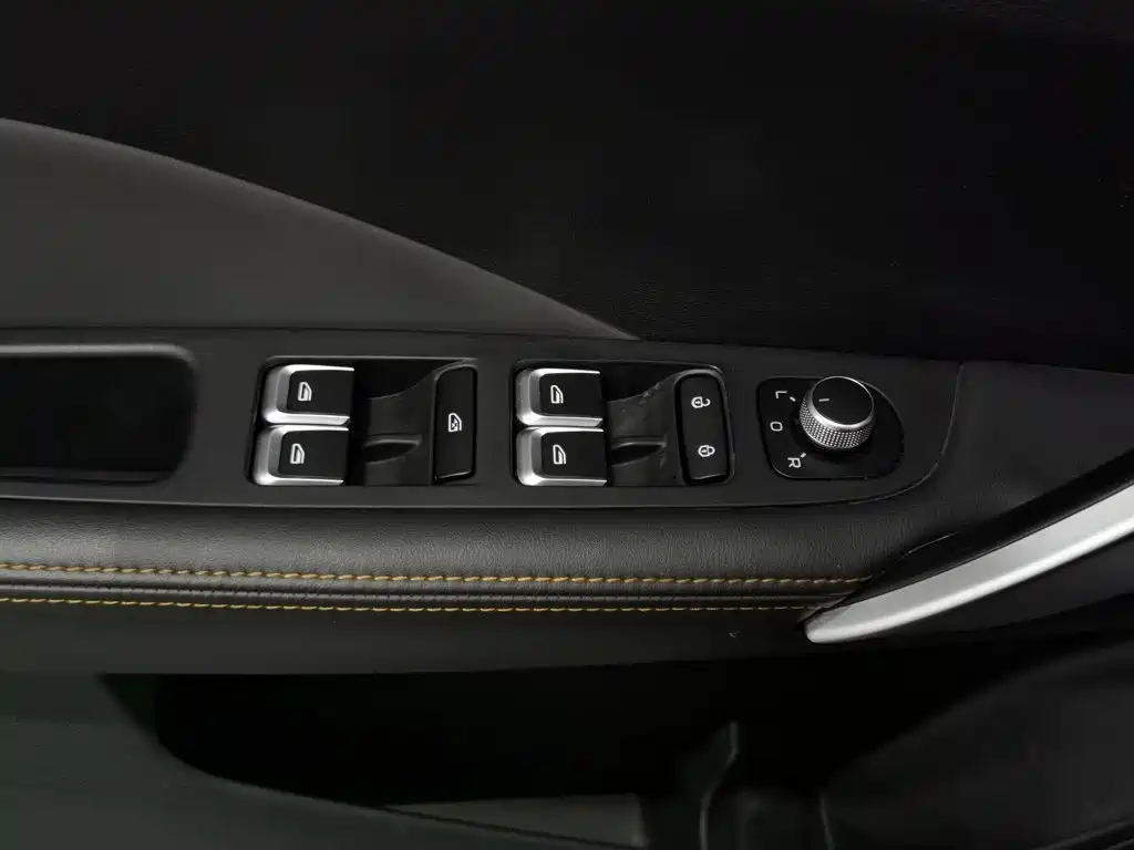 Geely Binyue — миниатюра 9