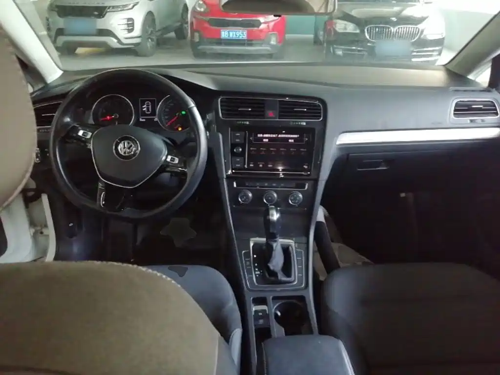 Volkswagen Golf — миниатюра 10