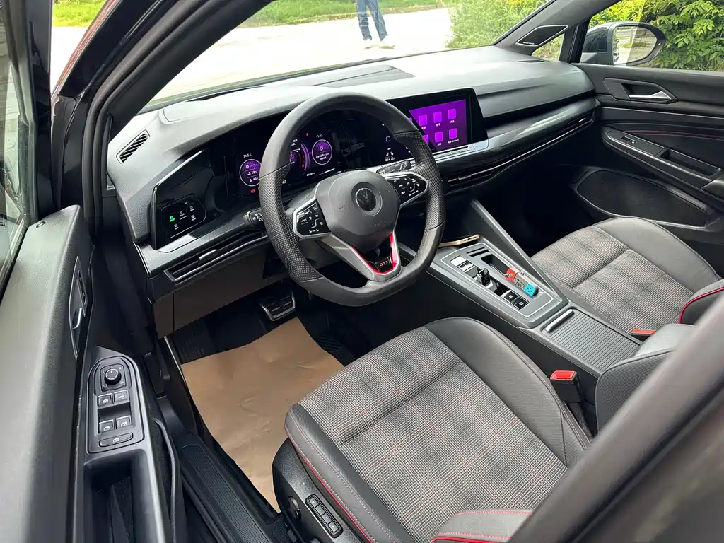 Volkswagen Golf GTI — миниатюра 8