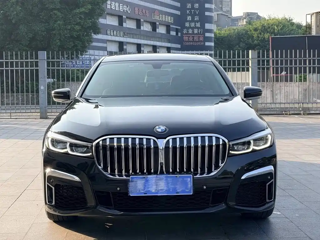 BMW 7 Series — миниатюра 2