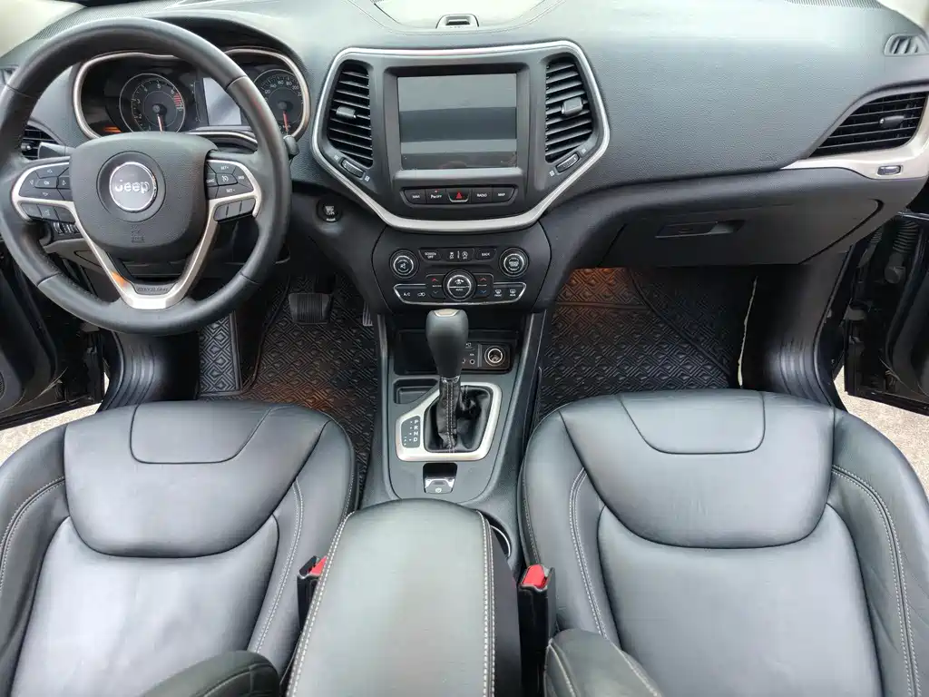 Jeep Cherokee 2.4L Leading Edition, фото 7