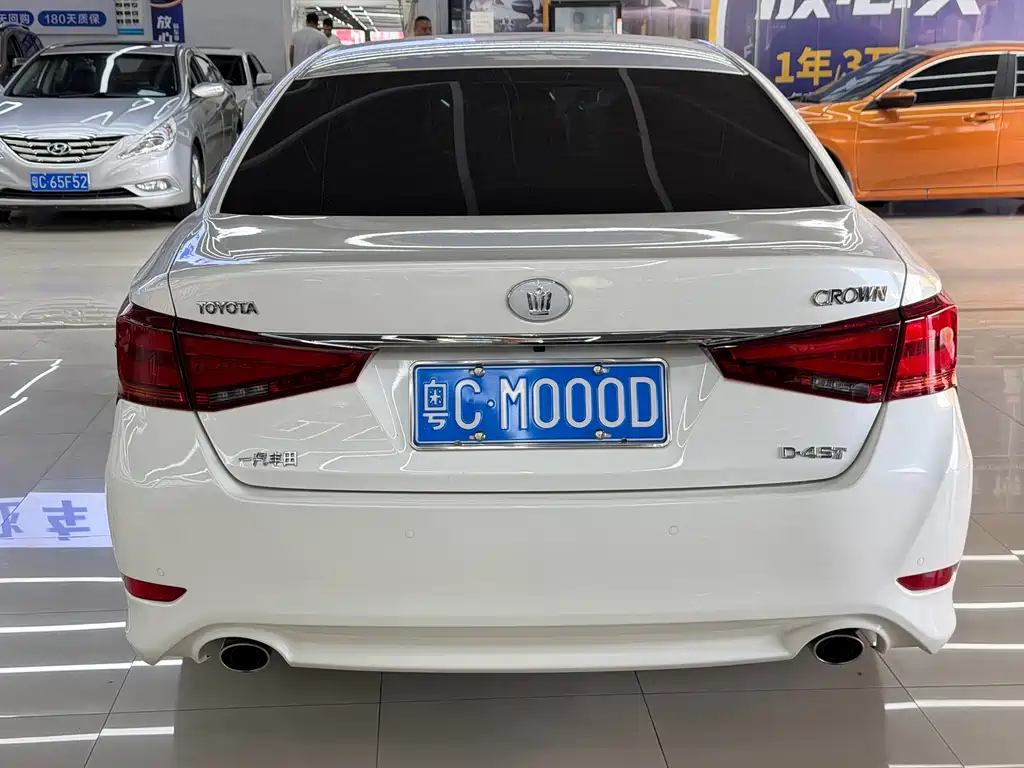 Toyota Crown — миниатюра 6