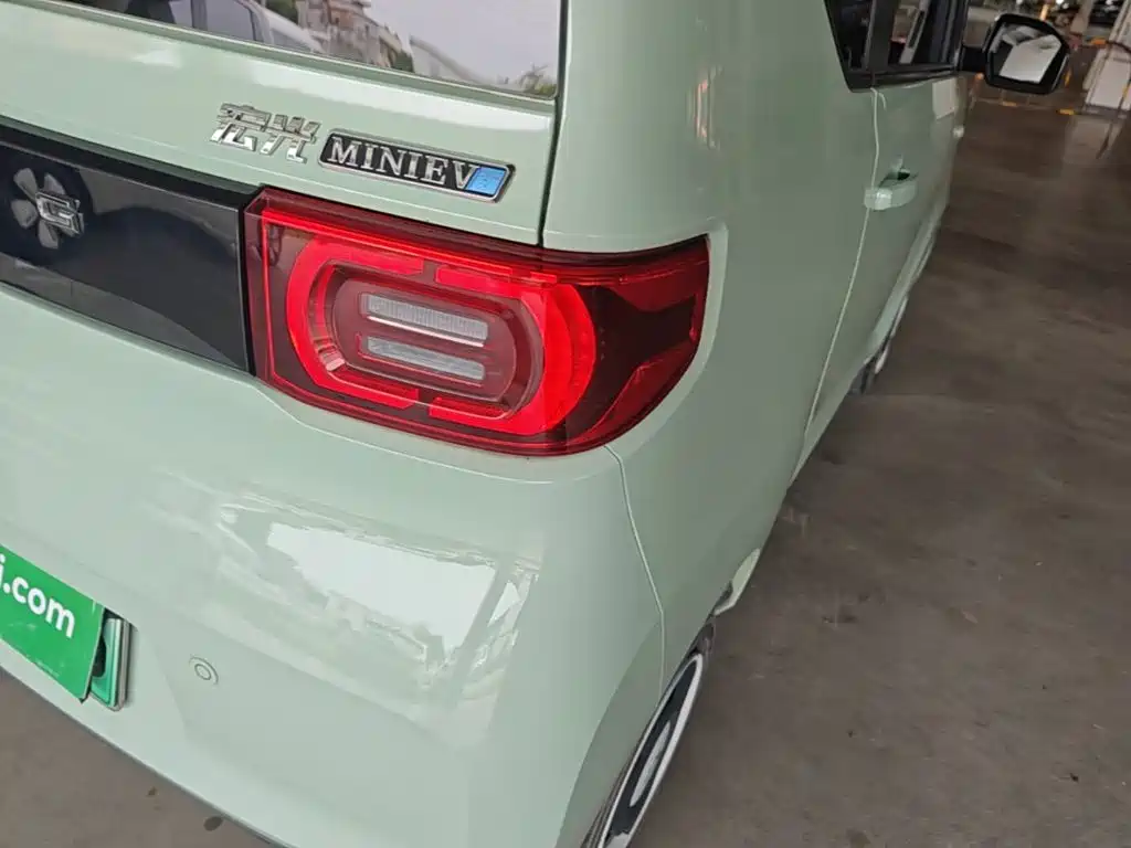 Wuling MINIEV — миниатюра 8
