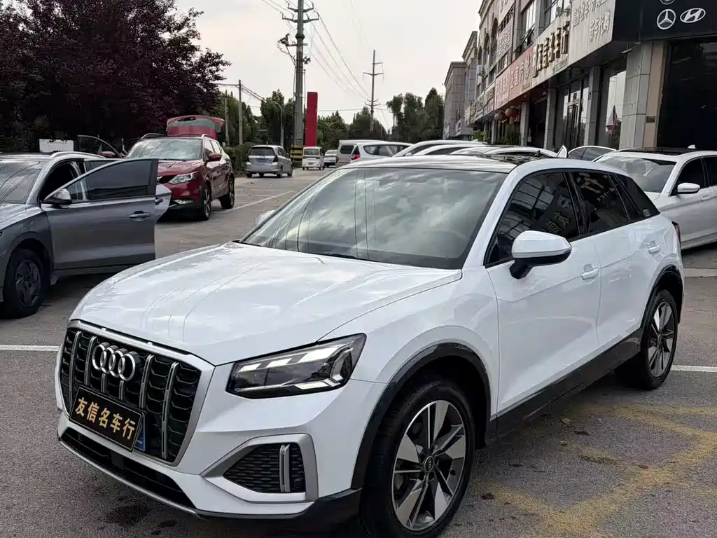 Audi Q2L