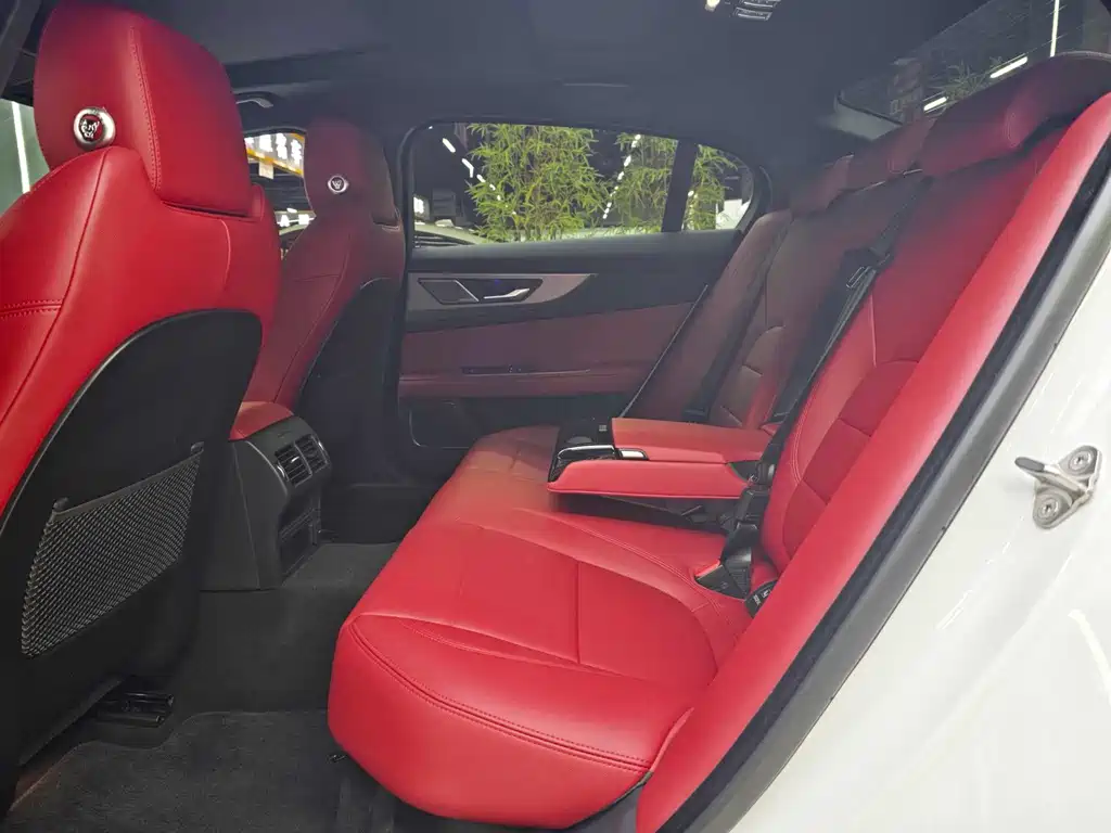 Jaguar XEL — миниатюра 13