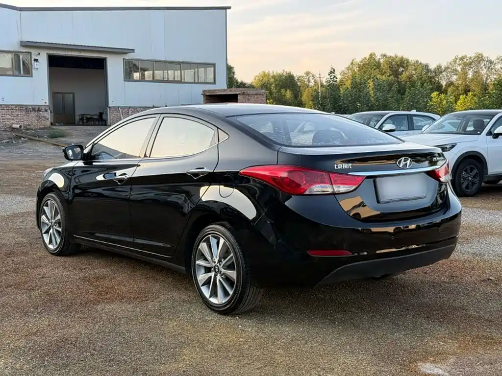 Hyundai Elantra Langdong — миниатюра 10