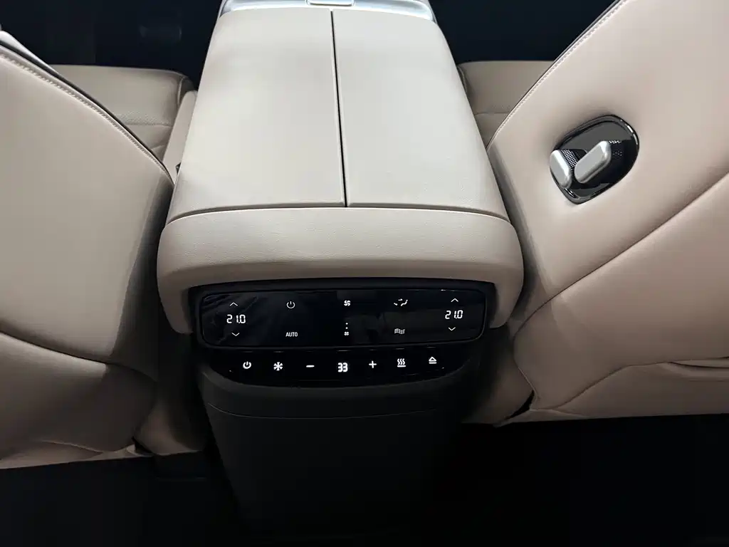 XPeng X9 — миниатюра 13