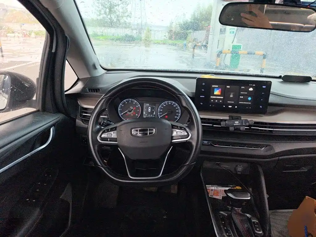 Geely Vision X3 — миниатюра 6