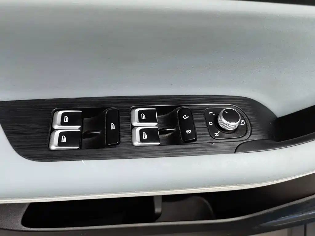 Geely Emgrand S — миниатюра 9