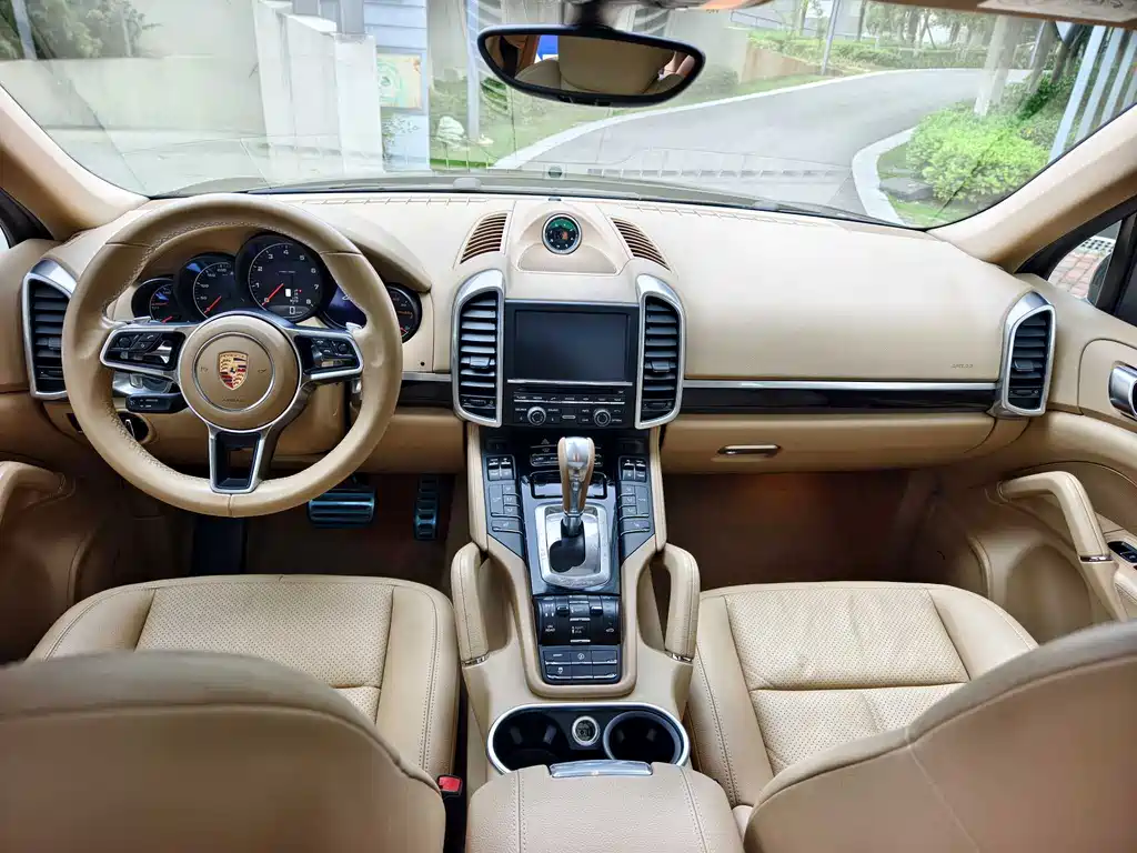 Porsche Cayenne — миниатюра 15