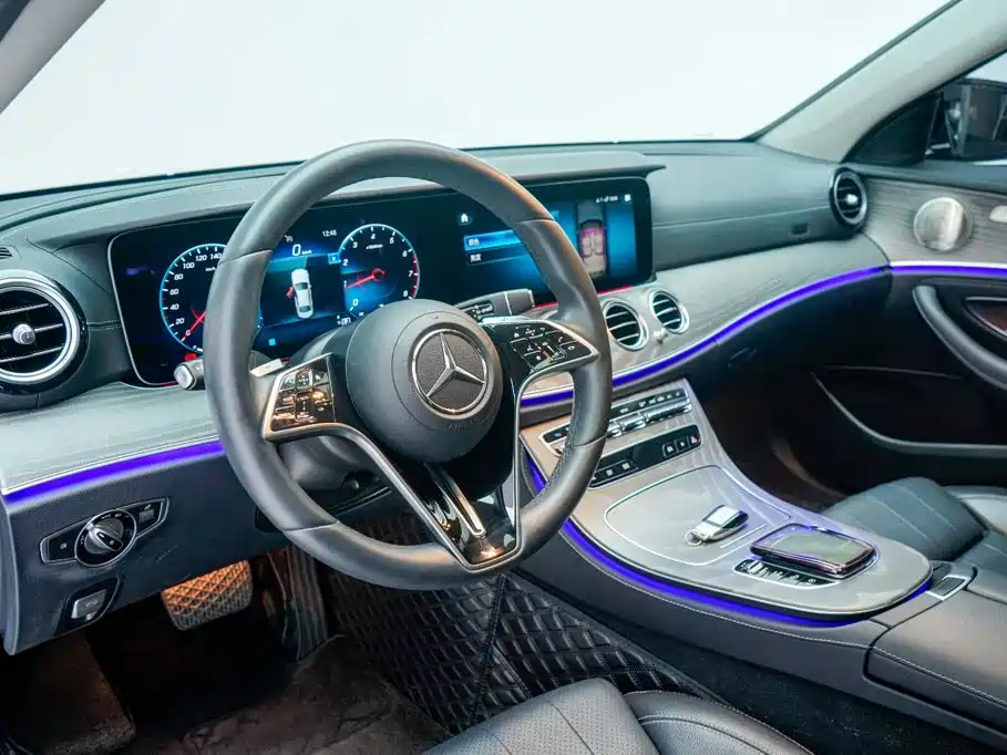 Mercedes-Benz E-Class — миниатюра 13