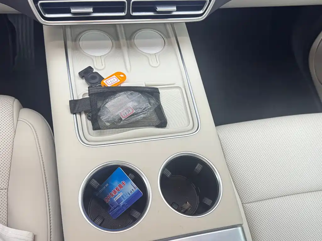 Li Auto Li L8 — миниатюра 7
