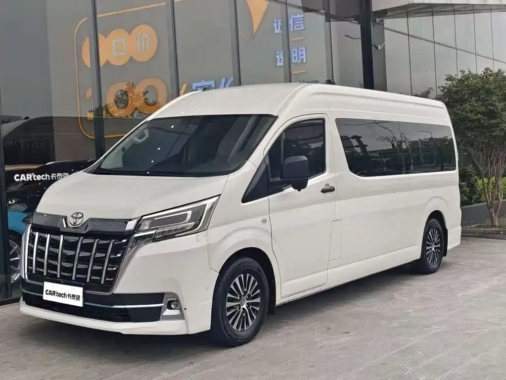 Toyota Hiace 2023