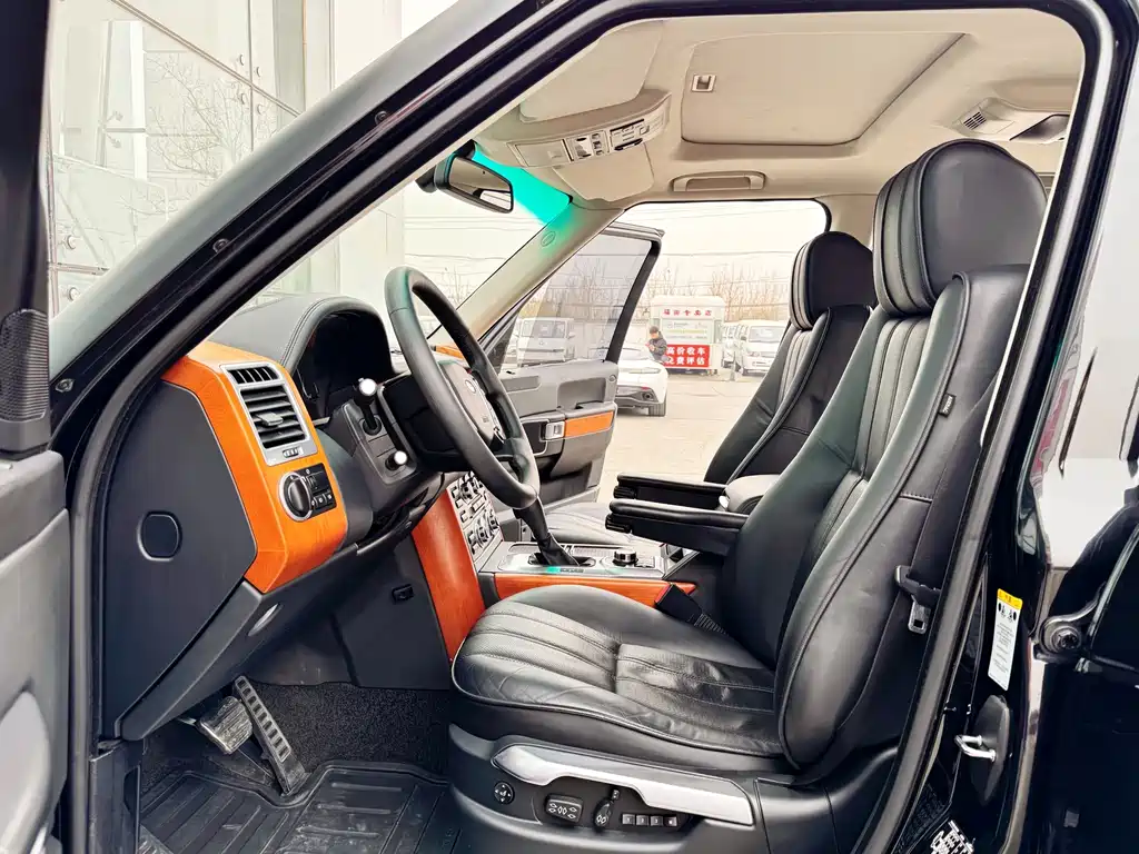 Land Rover Range Rover — миниатюра 17