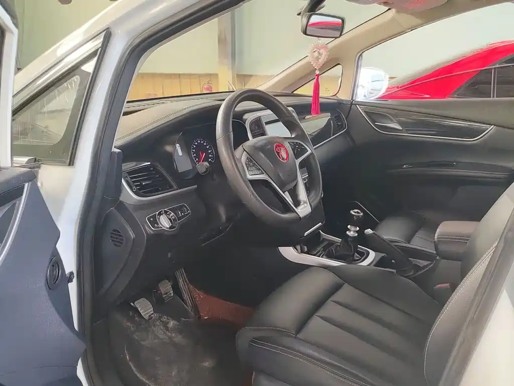 BYD MAX — миниатюра 15