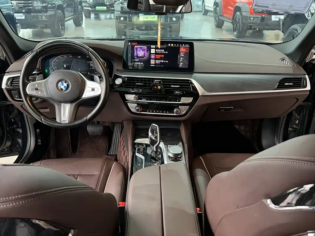 BMW 5 Series — миниатюра 22