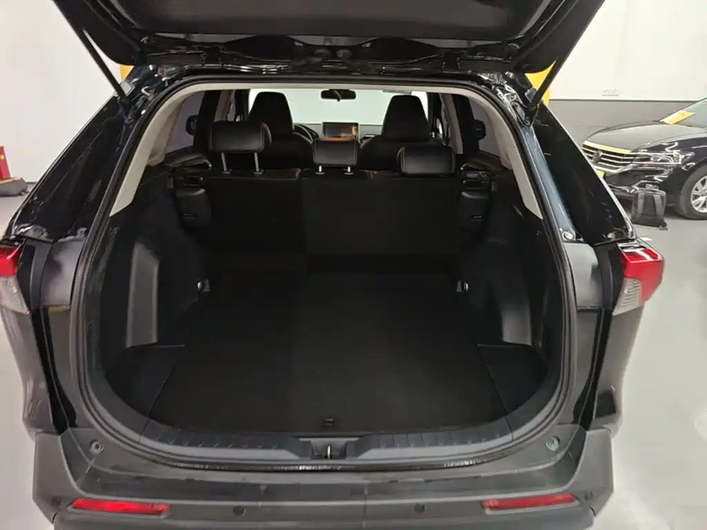 Toyota RAV4 — миниатюра 19