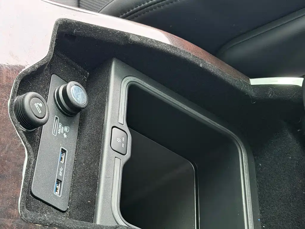 Land Rover Range Rover — миниатюра 6