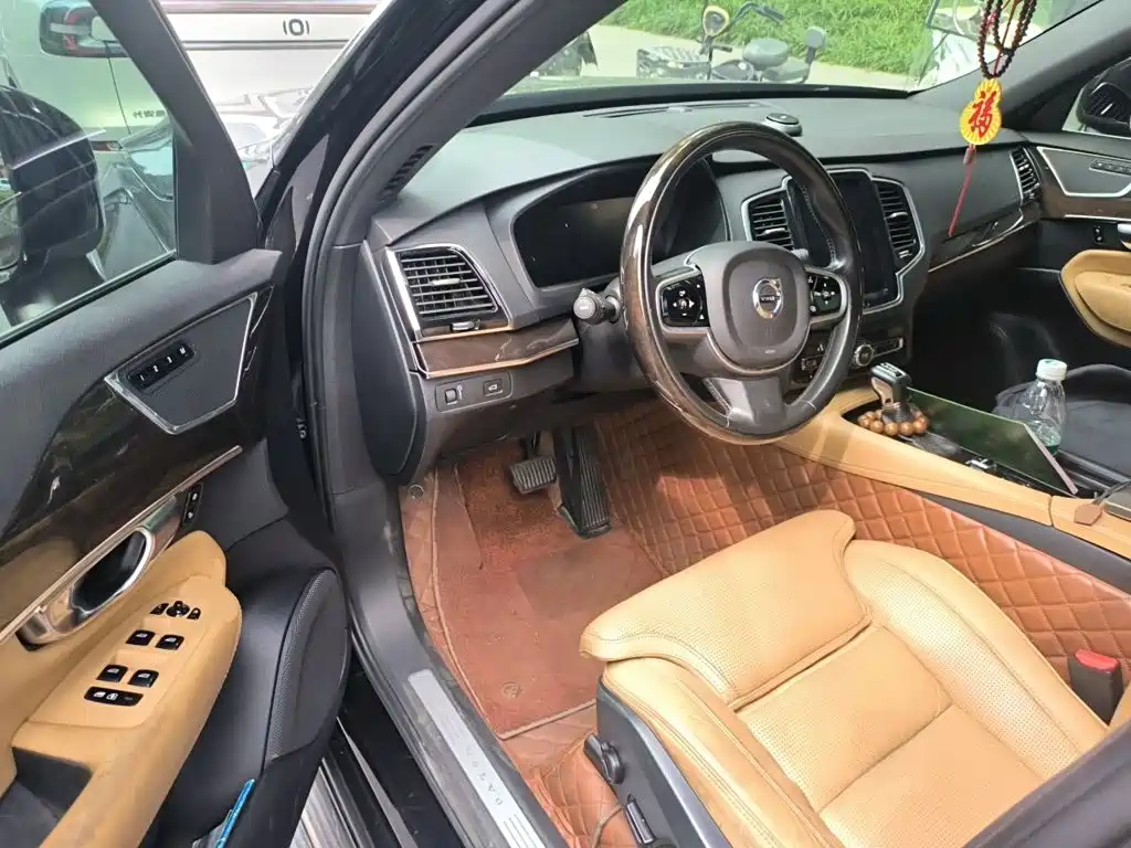 Volvo XC90 — миниатюра 12