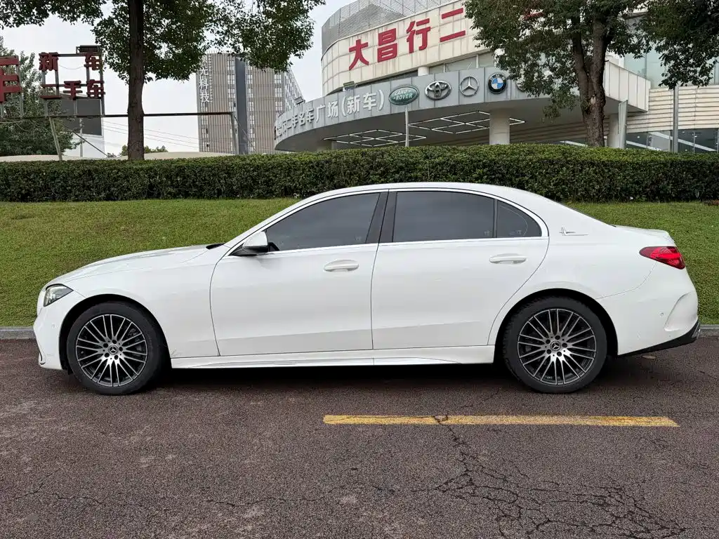 Mercedes-Benz C-Class — миниатюра 3