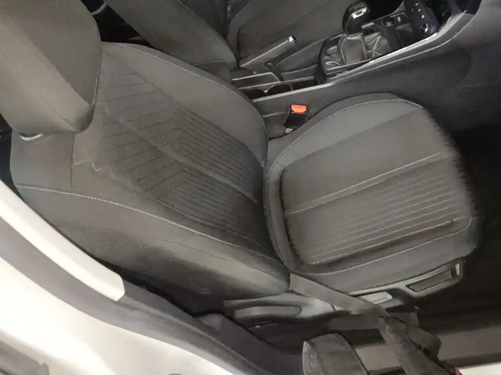 Peugeot 308 — миниатюра 25