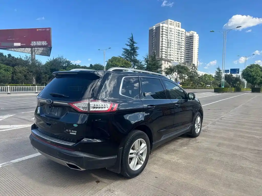 Ford Edge — миниатюра 8