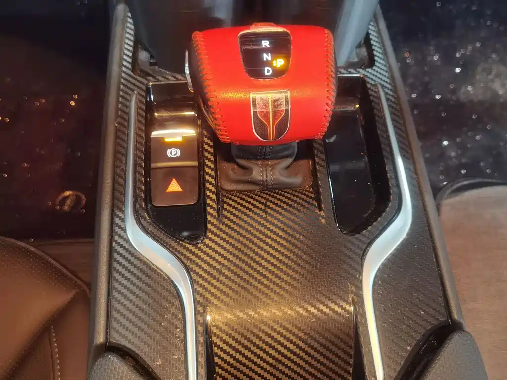 Hongqi Hongqi E-QM5 — миниатюра 10