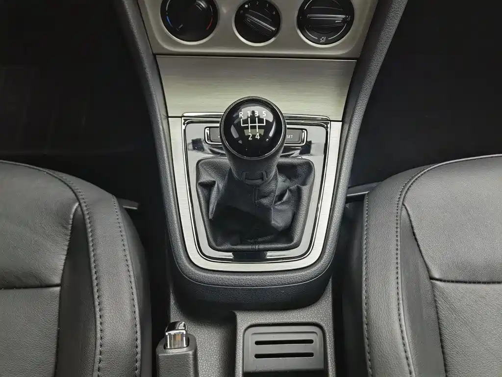 Volkswagen Lavida — миниатюра 13