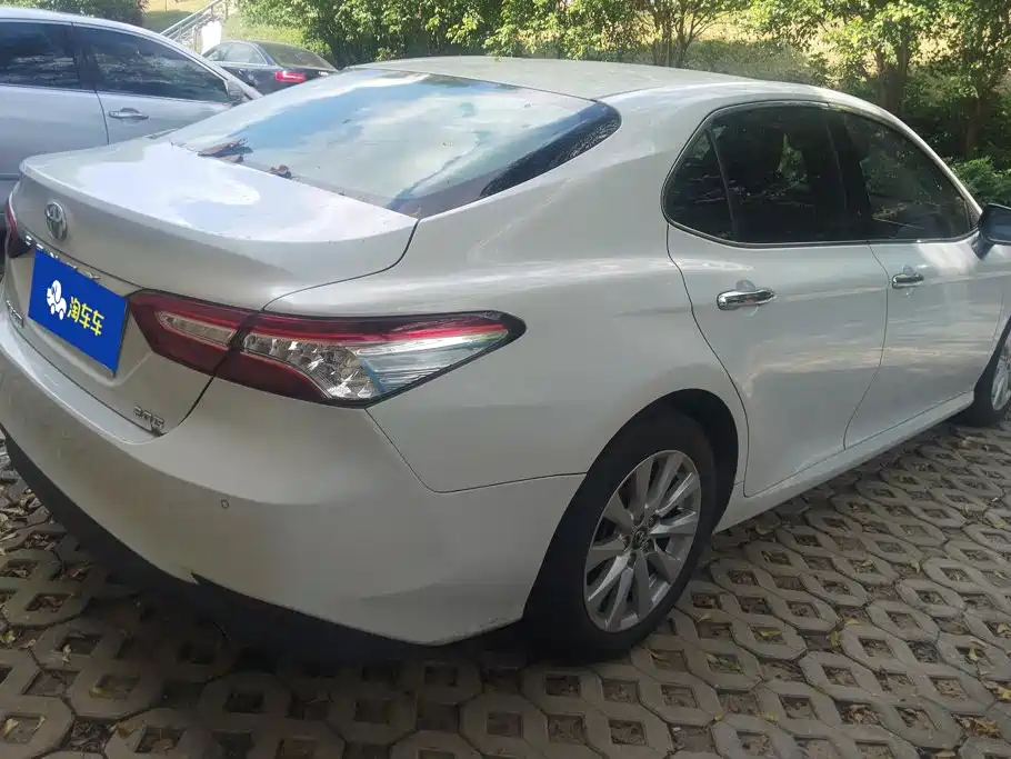 Toyota Camry — миниатюра 3
