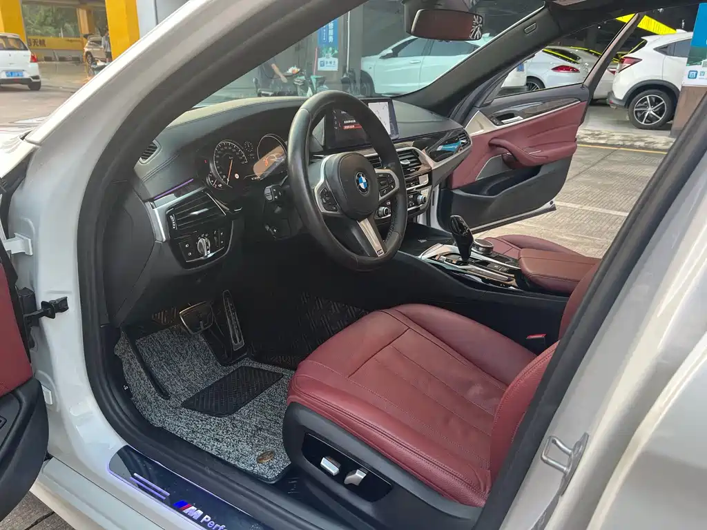 BMW 5 Series — миниатюра 21