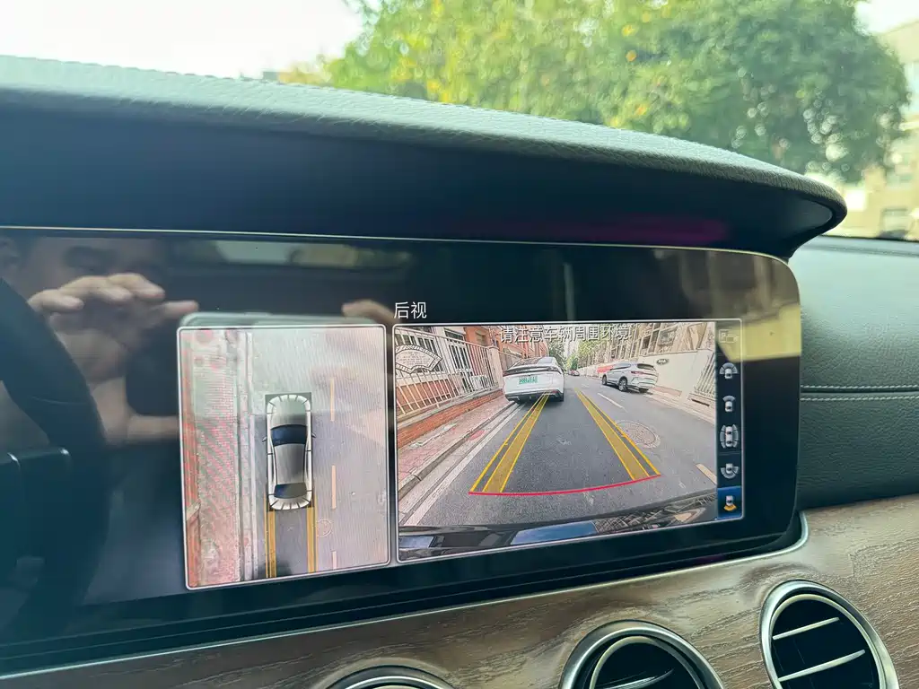 Mercedes-Benz E-Class — миниатюра 7