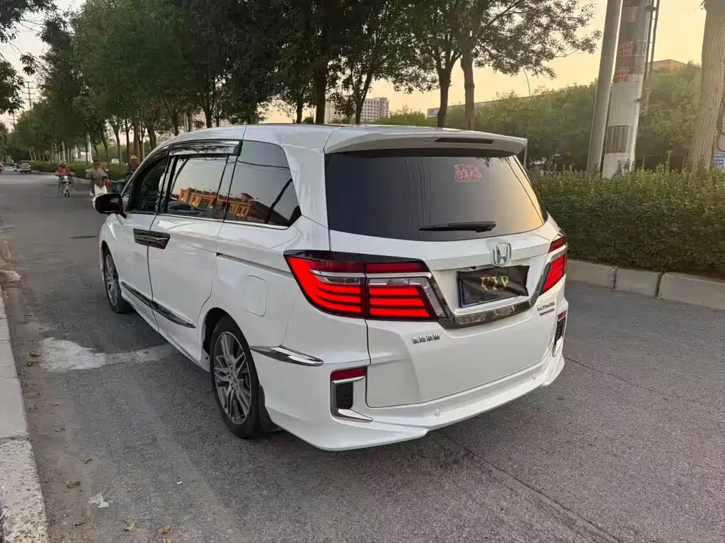 Honda Elysion — миниатюра 7