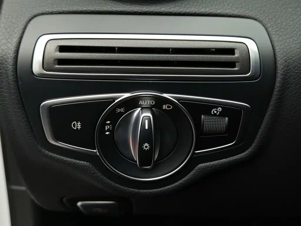 Mercedes-Benz C-Class — миниатюра 21