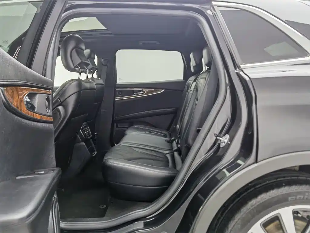 Lincoln Nautilus (Import) — миниатюра 15