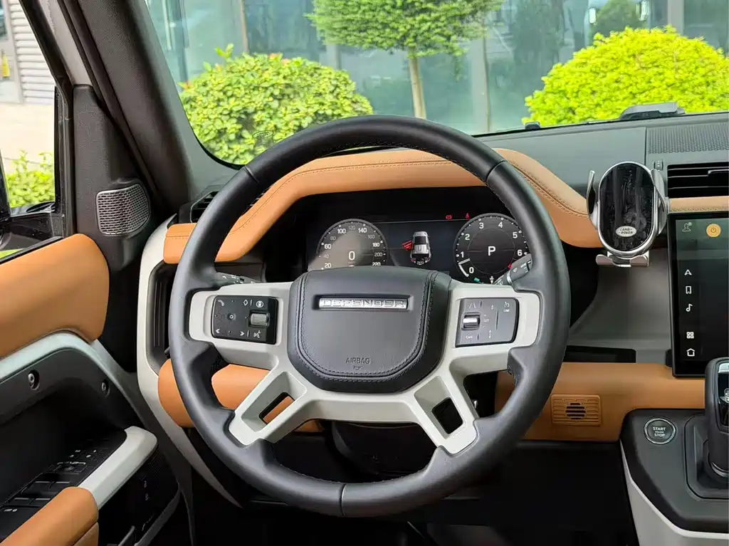 Land Rover Defender — миниатюра 12